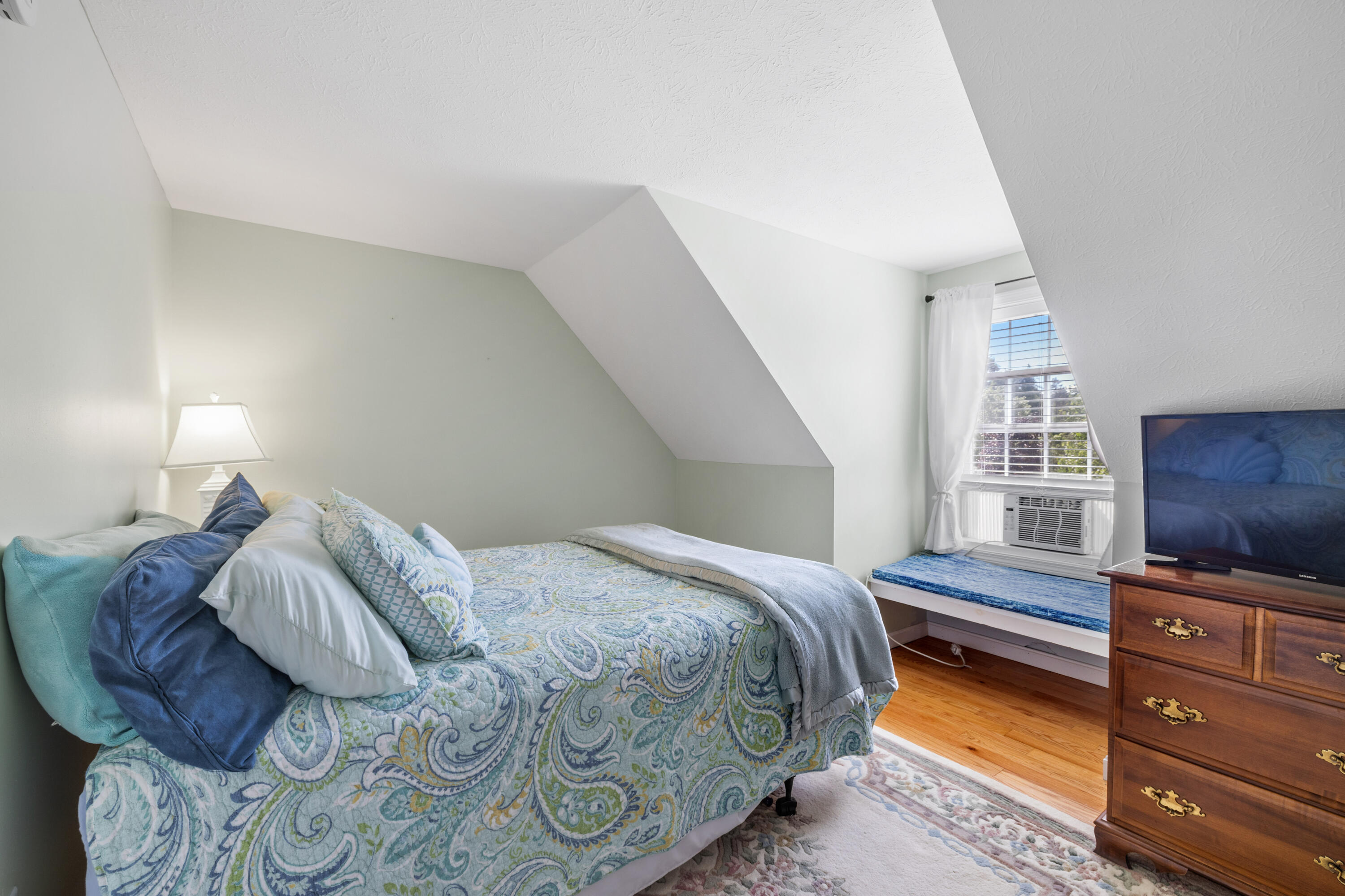 Kennebunk, Maine, 04043, United States, 4 Bedrooms Bedrooms, ,3 BathroomsBathrooms,Residential,For Sale,1901134