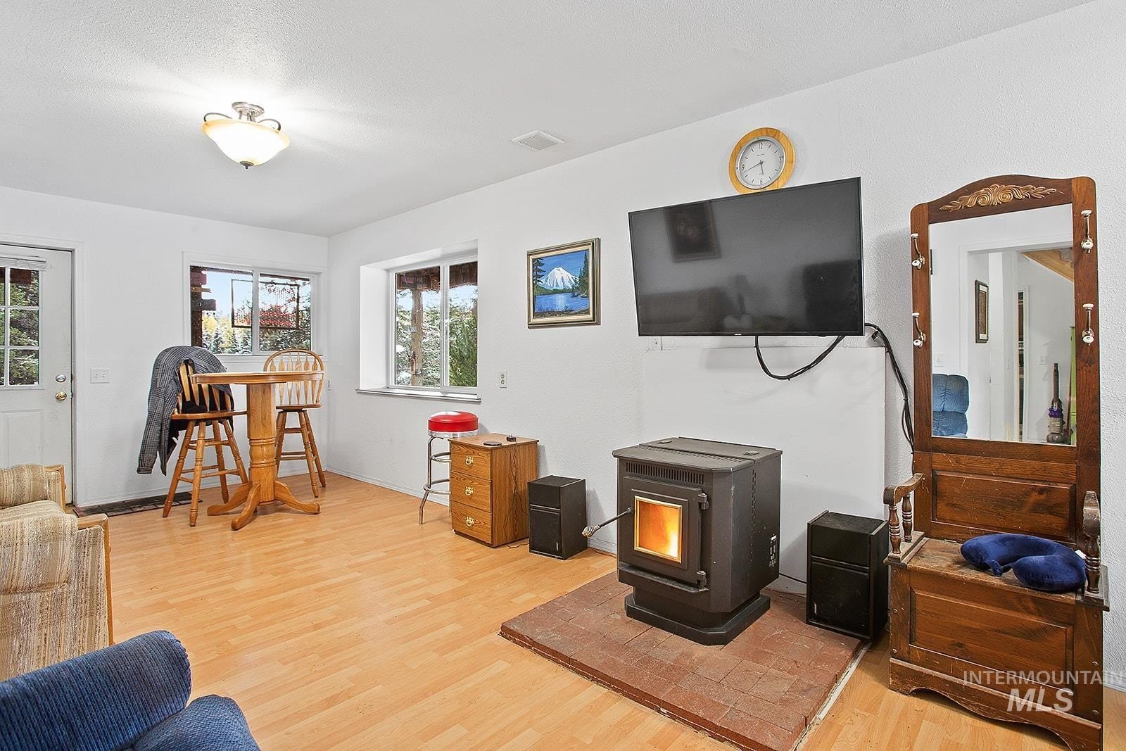 Winchester, Idaho, 83555, United States, 3 Bedrooms Bedrooms, ,1 BathroomBathrooms,Residential,For Sale,1977740