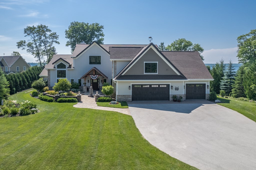 Sturgeon Bay, Wisconsin, 54235, United States, 3 Bedrooms Bedrooms, ,5 BathroomsBathrooms,Residential,For Sale,1941719