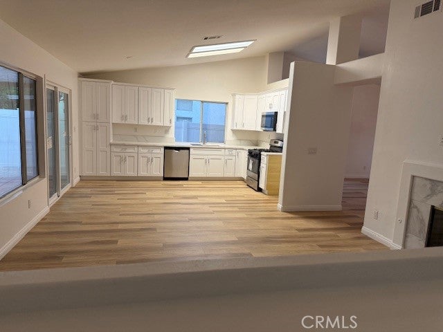 Colton, California, 92324, United States, 4 Bedrooms Bedrooms, ,2 BathroomsBathrooms,Residential,For Sale,1902973