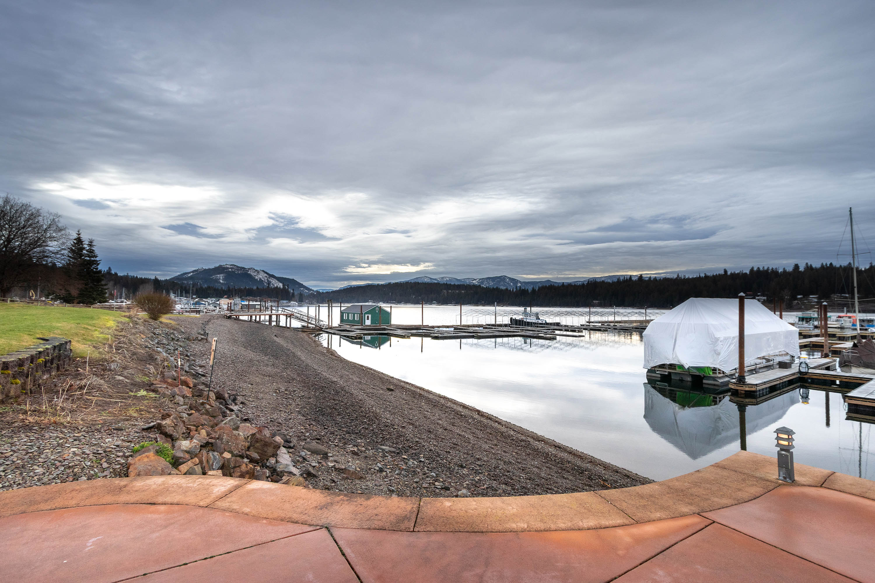 Hope, Idaho, 83836, United States, 2 Bedrooms Bedrooms, ,1 BathroomBathrooms,Residential,For Sale,2010313