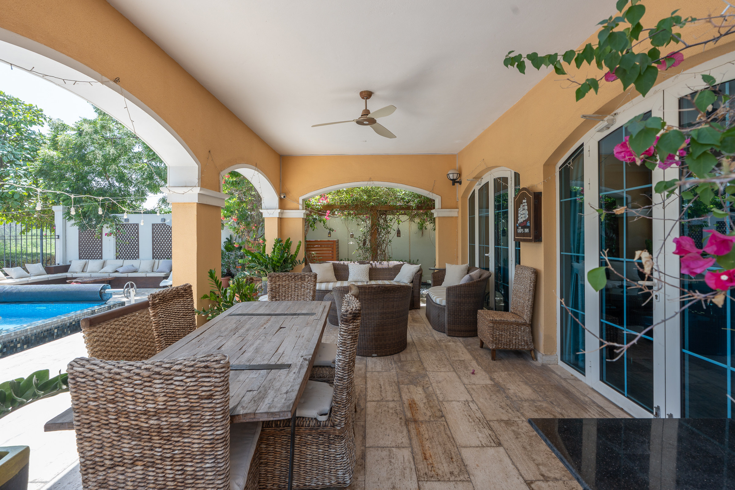  Stylish Semi-Upgraded Villa in Jumeirah Park - 物件實景