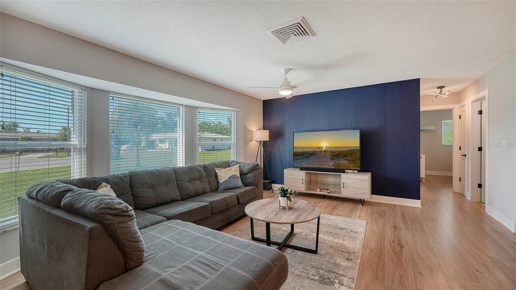 Venice, Florida, 34293, United States, 3 Bedrooms Bedrooms, ,2 BathroomsBathrooms,Residential,For Sale,1907658