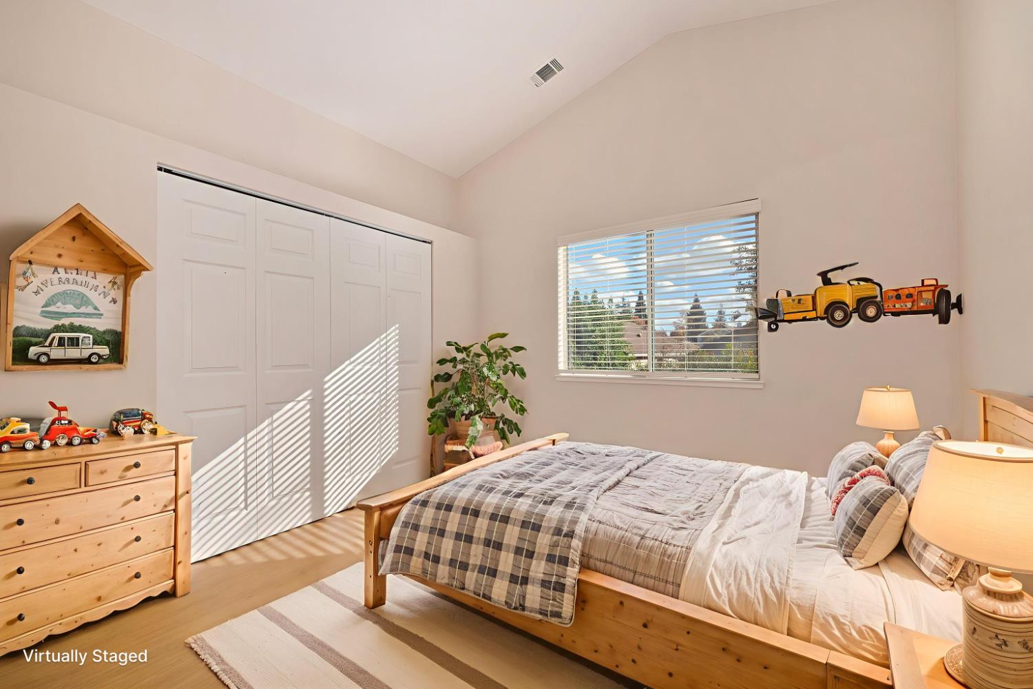 Roseville, California, 95661, United States, 4 Bedrooms Bedrooms, ,3 BathroomsBathrooms,Residential,For Sale,1989245