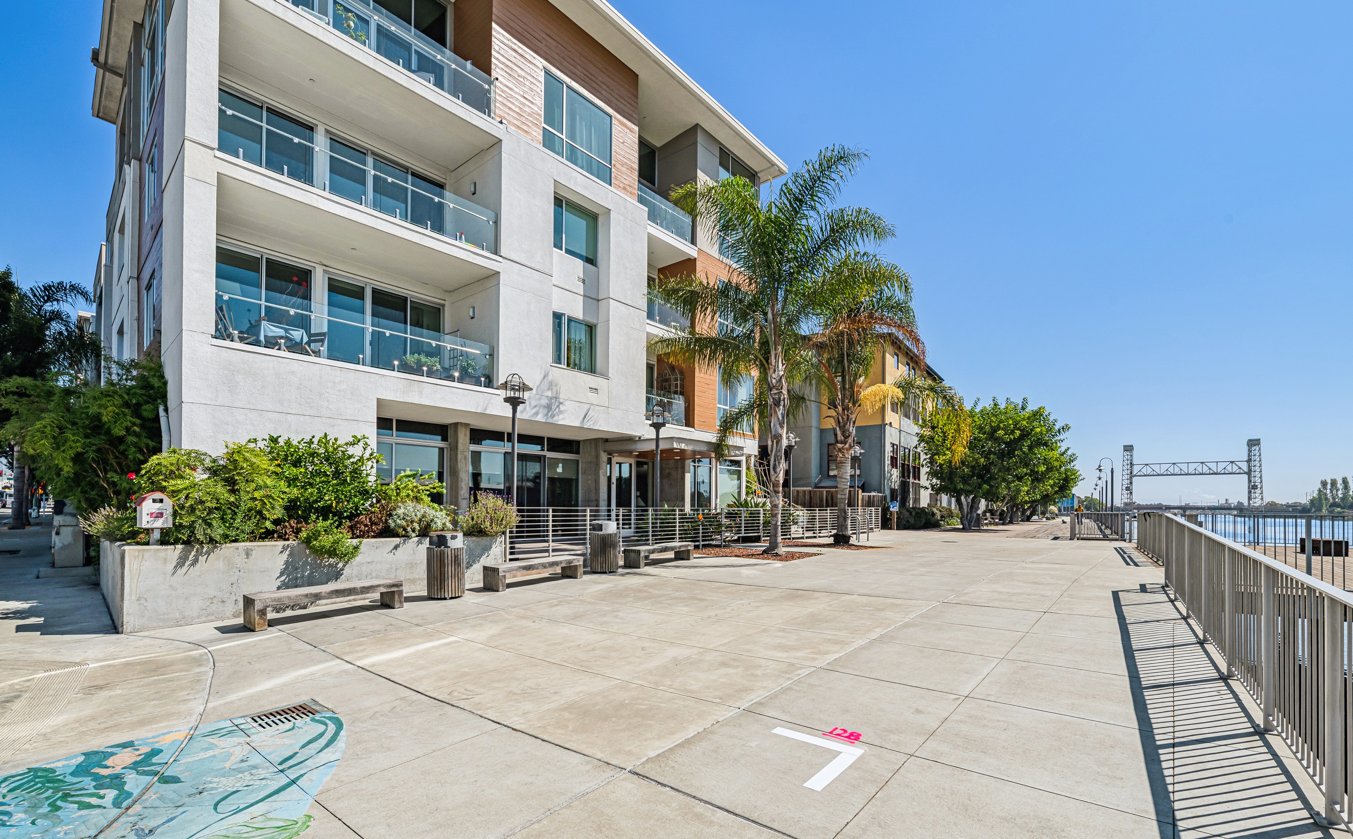  Modern Estuary Living in Oakland’s Premier 55+ Cohousing Community - 物件實景