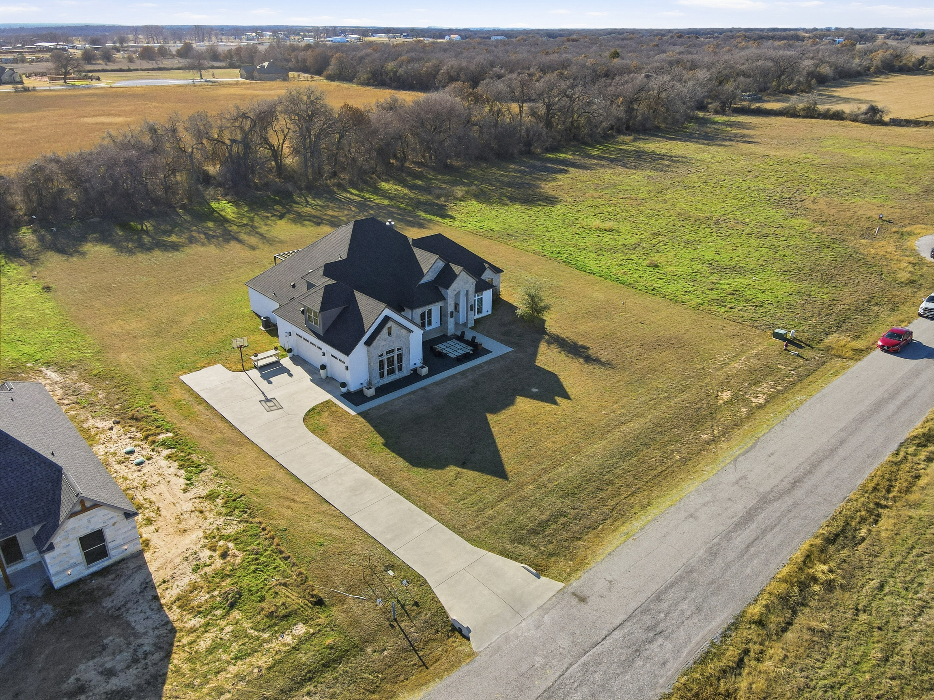  a private gated retreat where  luxury meets texas tranquility - 物件實景