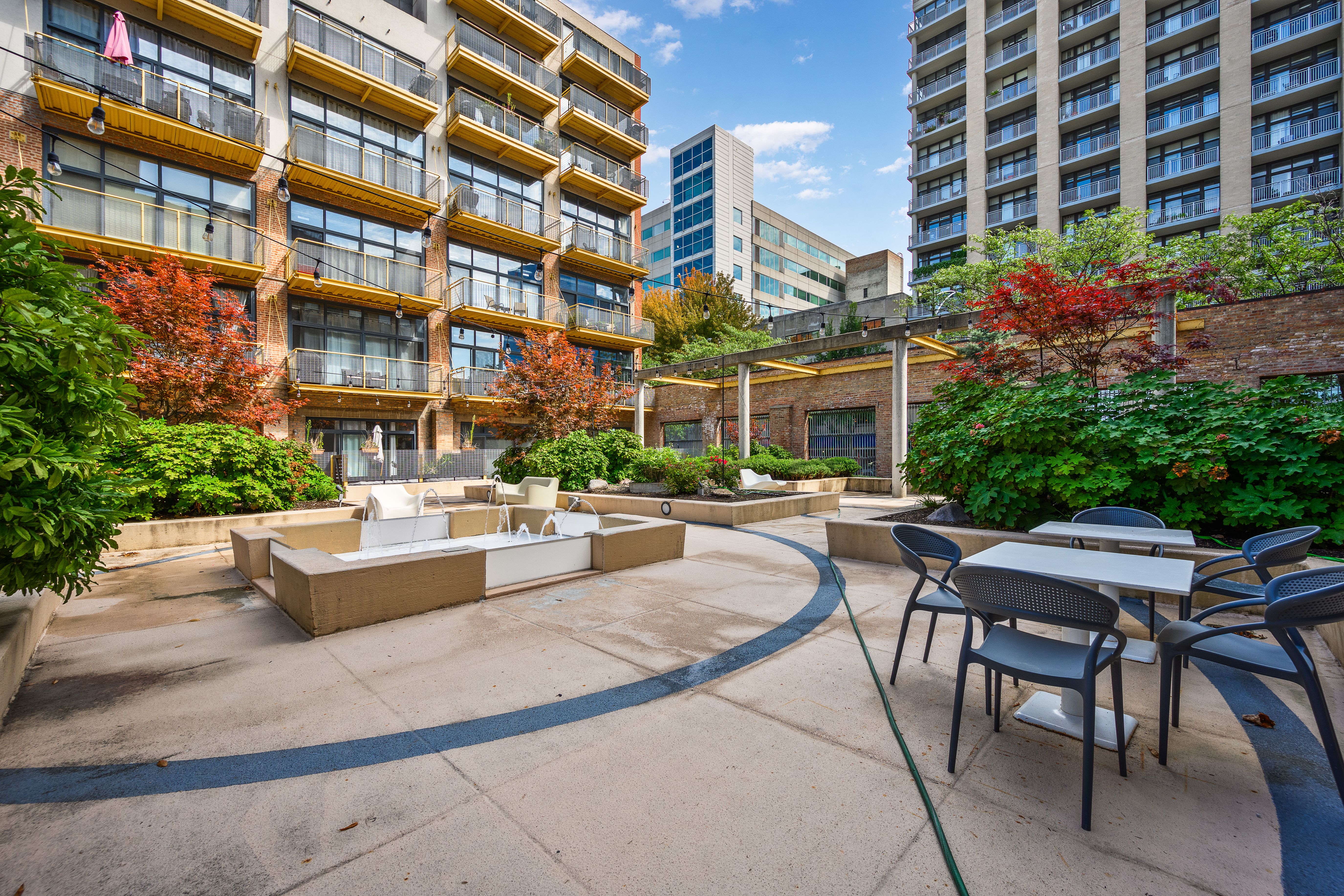  Discover the Charm of this Vibrant Southeast Corner Loft Condo - 物件實景