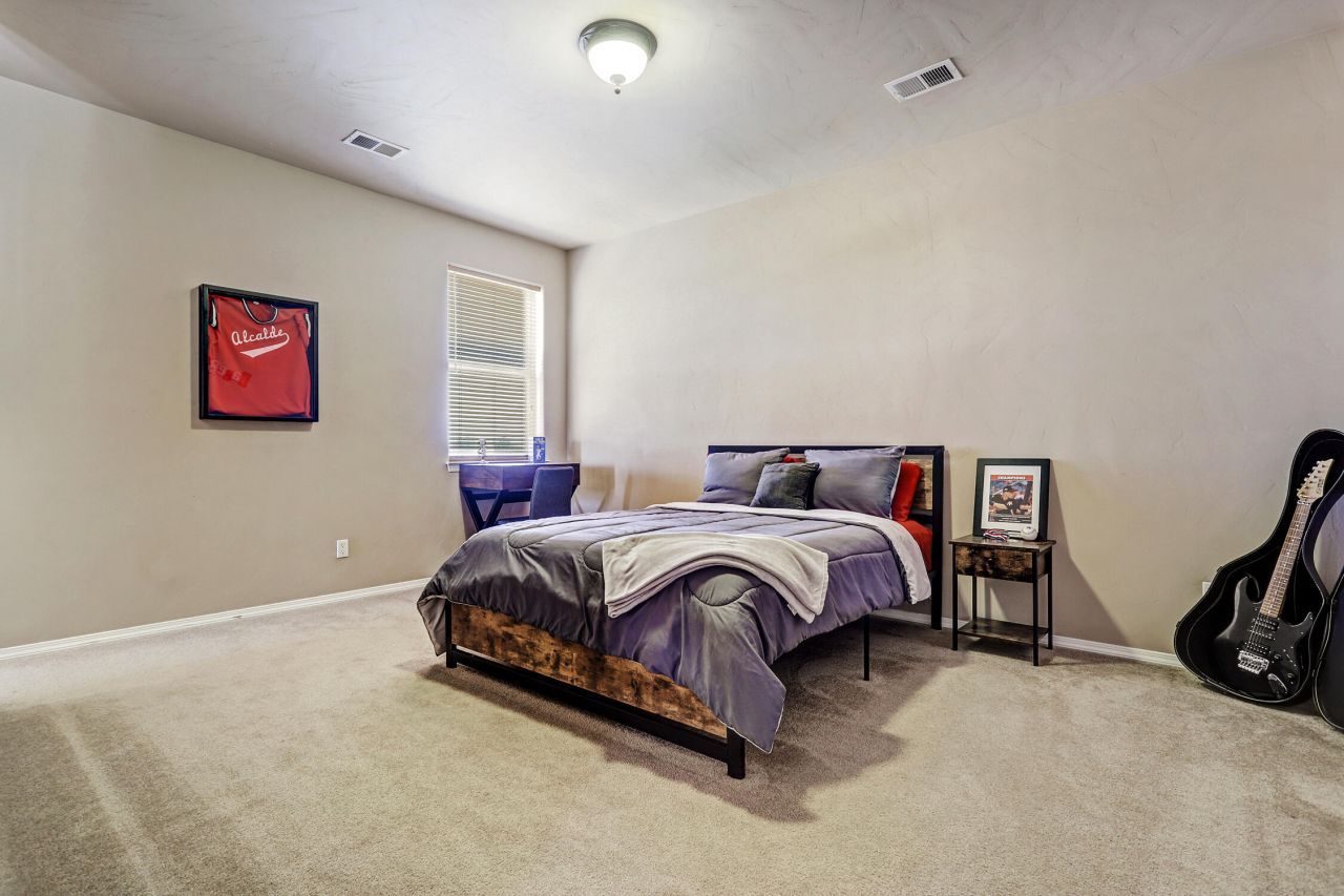 Rio Rancho, New Mexico, 87124, United States, 4 Bedrooms Bedrooms, ,3 BathroomsBathrooms,Residential,For Sale,1956048