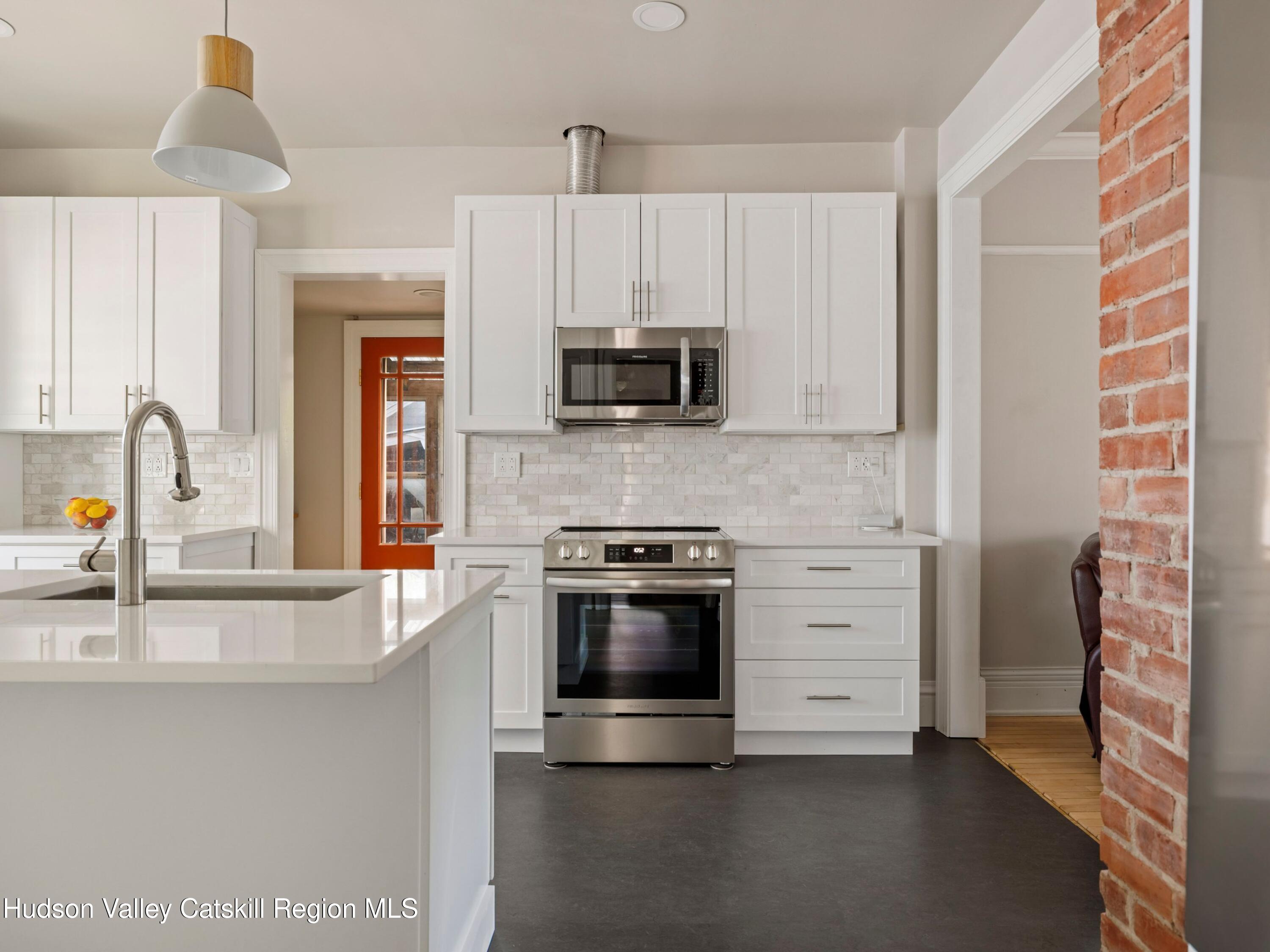 Saugerties, New York, 12477, United States, 3 Bedrooms Bedrooms, ,2 BathroomsBathrooms,Residential,For Sale,1874966