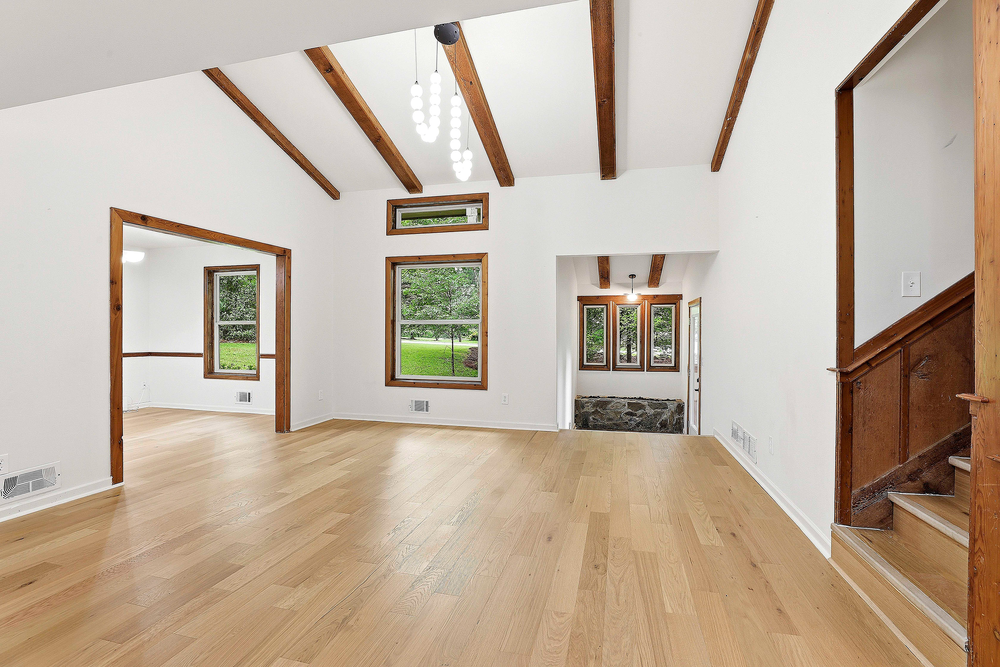  Picture Perfect Home Embodies Mid-century Elegance and Charm - 物件實景
