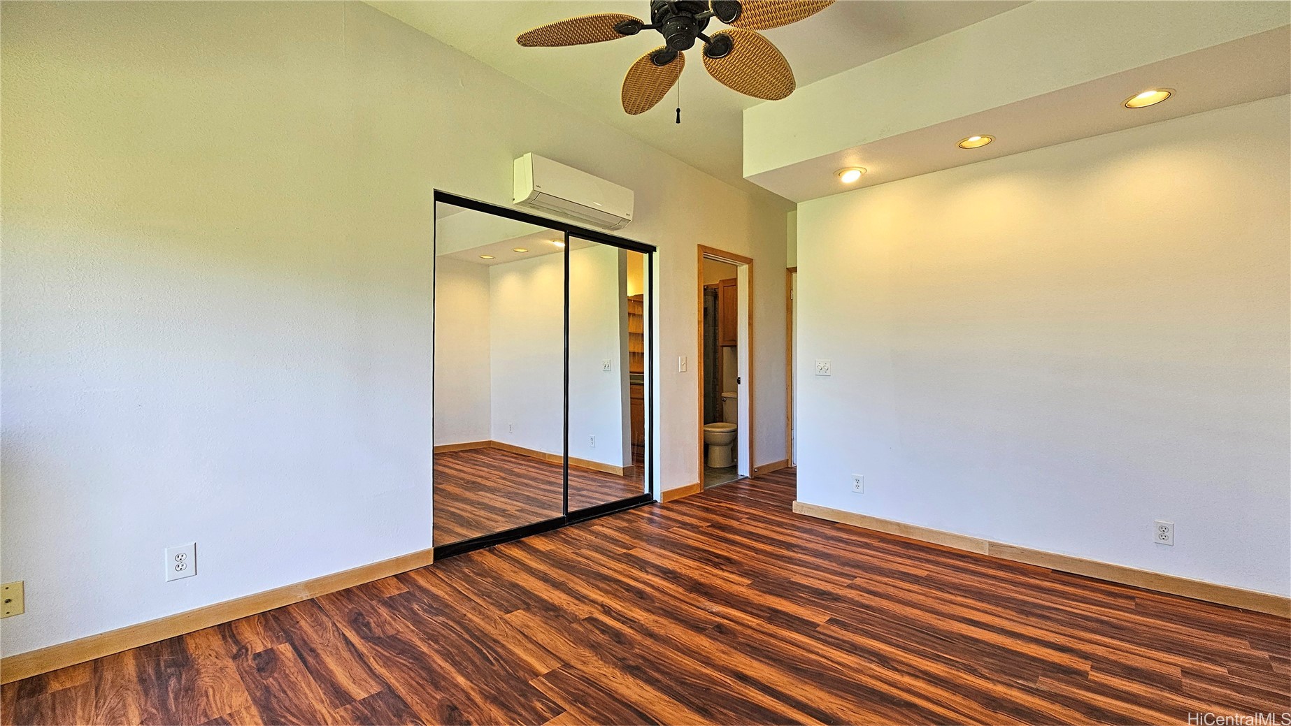 Honolulu, Hawaii, 96821, United States, 2 Bedrooms Bedrooms, ,3 BathroomsBathrooms,Residential,For Sale,1838475