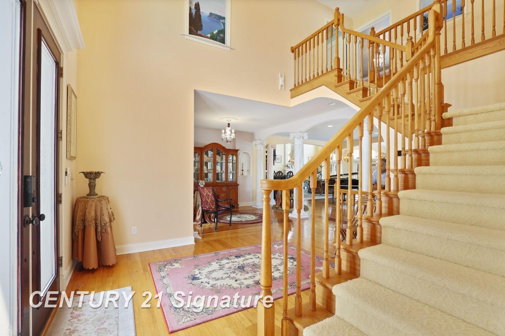 Saginaw, Michigan, 48609, United States, 4 Bedrooms Bedrooms, ,7 BathroomsBathrooms,Residential,For Sale,1980528