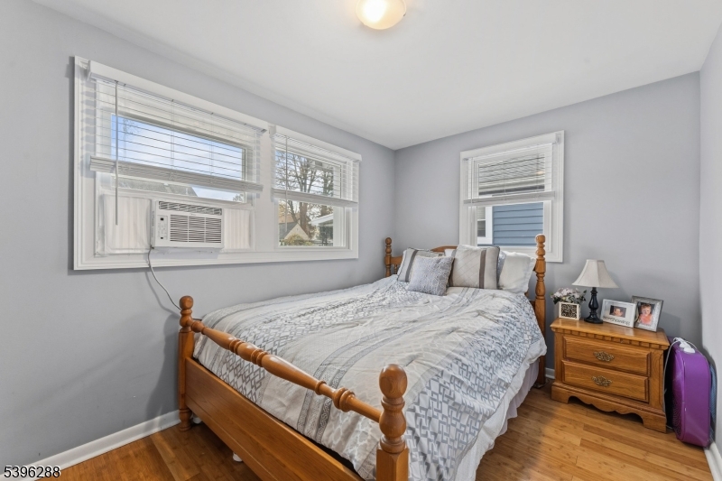 Dunellen Boro, New Jersey, 08812, United States, 5 Bedrooms Bedrooms, ,2 BathroomsBathrooms,Residential,For Sale,1989398