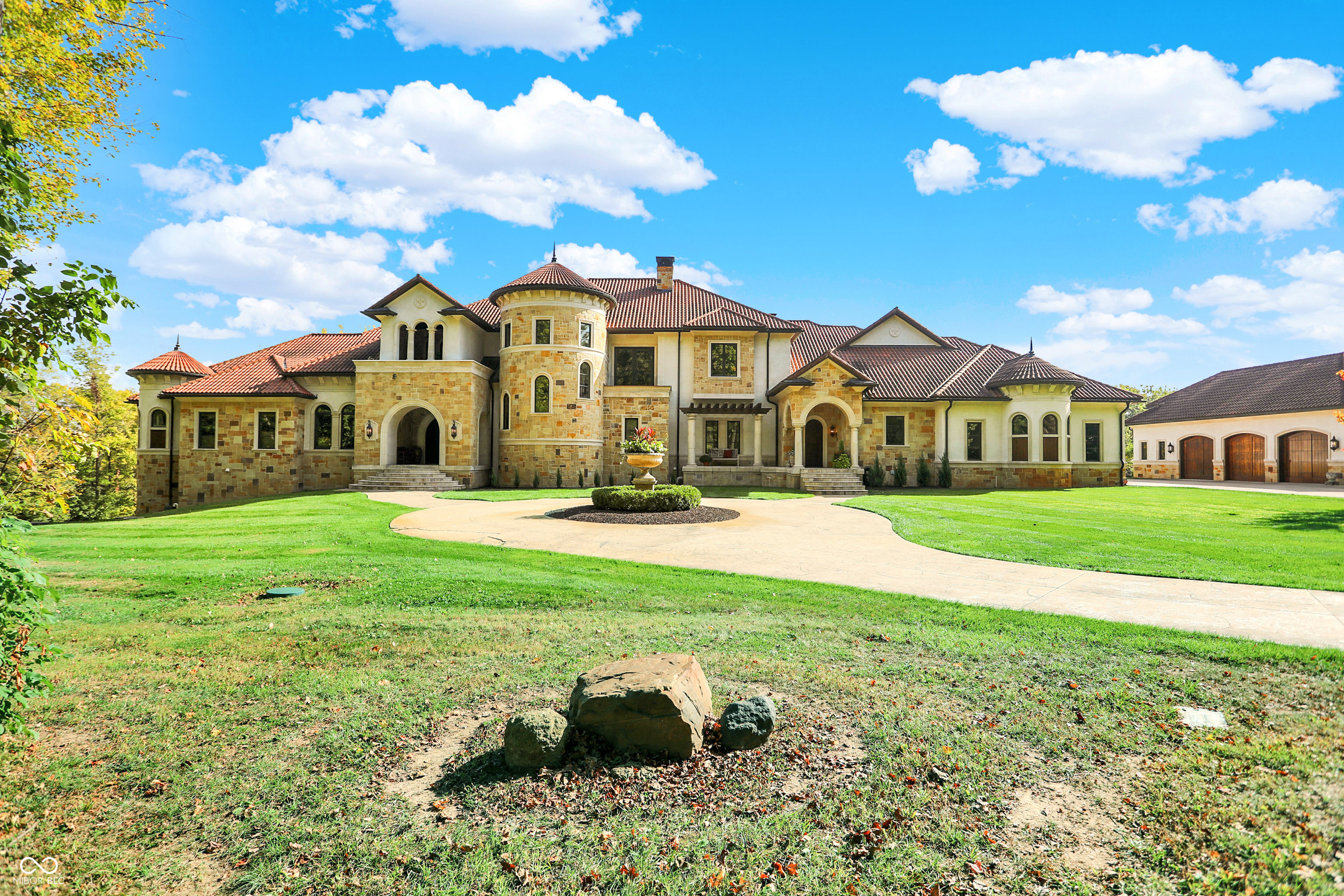 Zionsville, Indiana, 46077, United States, 5 Bedrooms Bedrooms, ,9 BathroomsBathrooms,Residential,For Sale,2012395