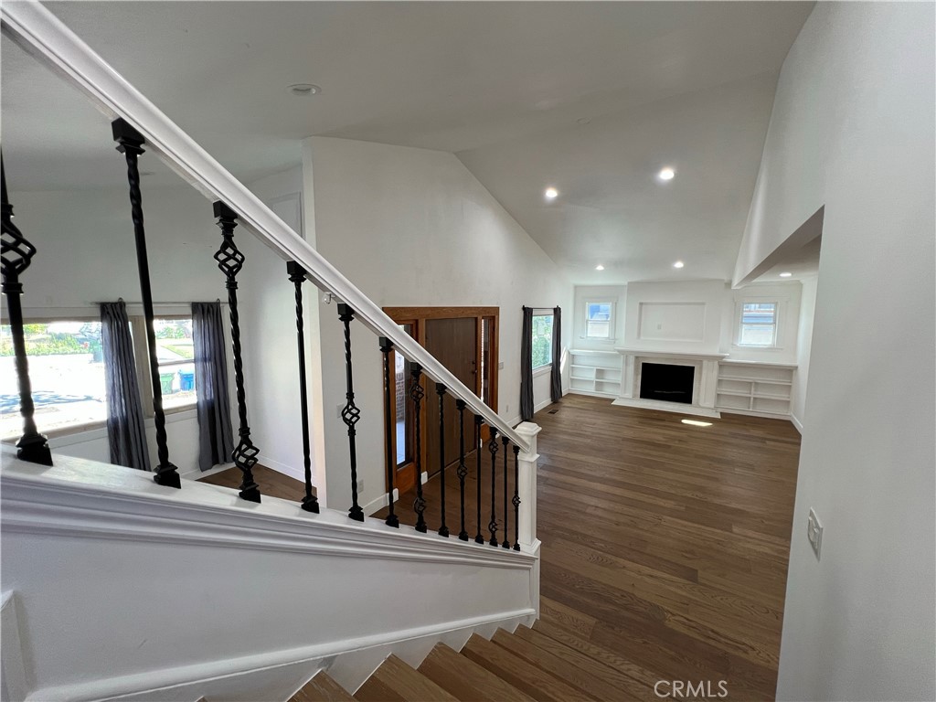 Los Angeles, California, 90019, United States, 5 Bedrooms Bedrooms, ,4 BathroomsBathrooms,Residential,For Sale,2005991