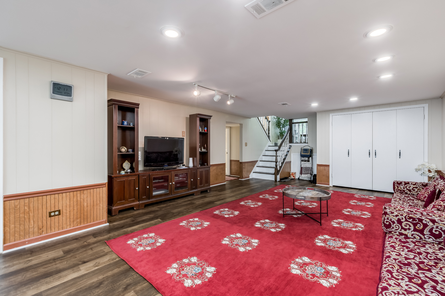 Morton Grove, Illinois, 60053, United States, 5 Bedrooms Bedrooms, ,3 BathroomsBathrooms,Residential,For Sale,1928760