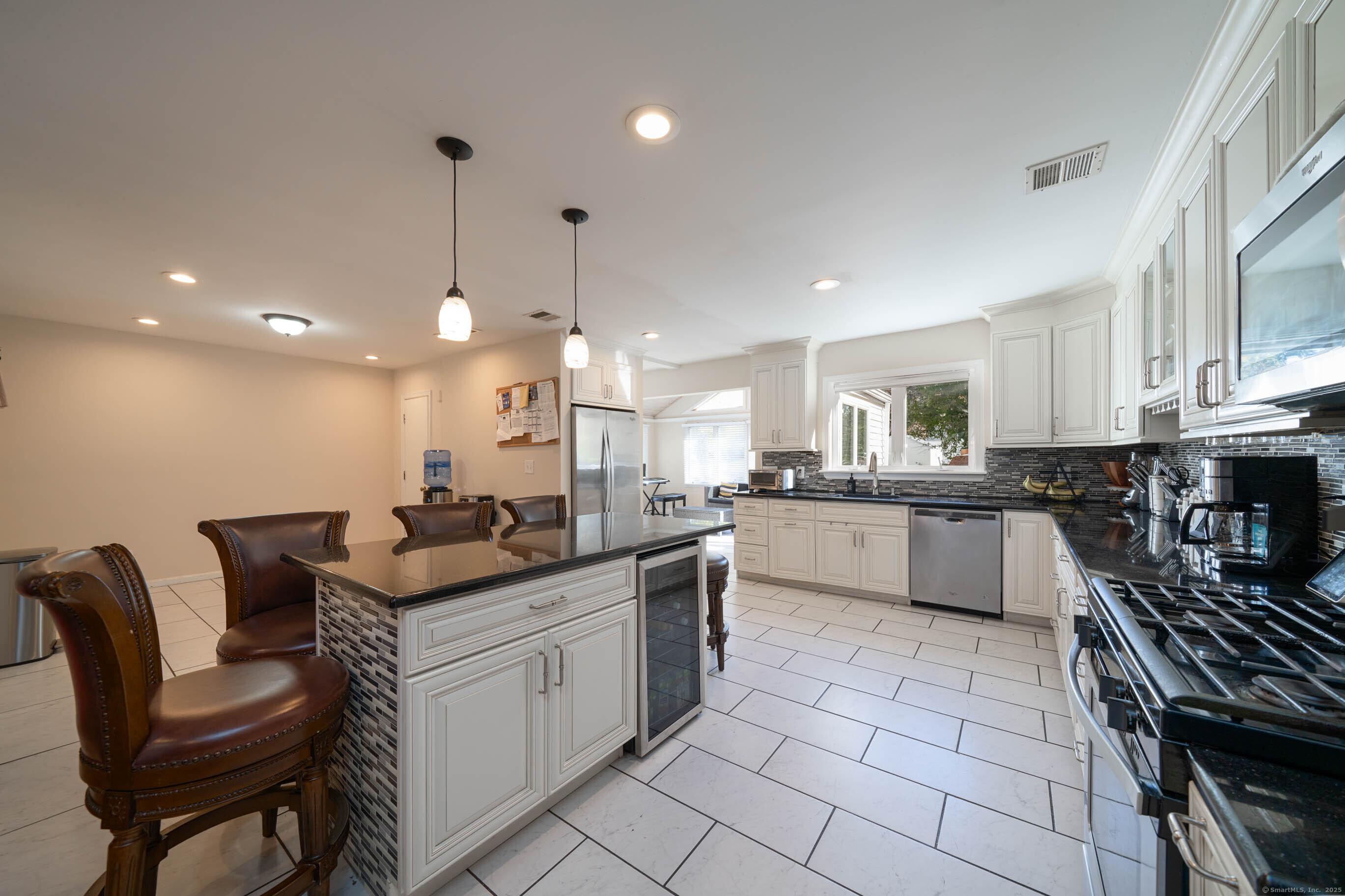 Hamden, Connecticut, 06517, United States, 4 Bedrooms Bedrooms, ,4 BathroomsBathrooms,Residential,For Sale,1982010