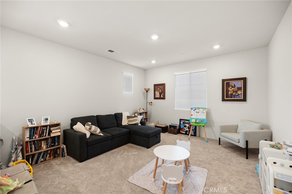 Menifee, California, 92584, United States, 4 Bedrooms Bedrooms, ,3 BathroomsBathrooms,Residential,For Sale,1942234