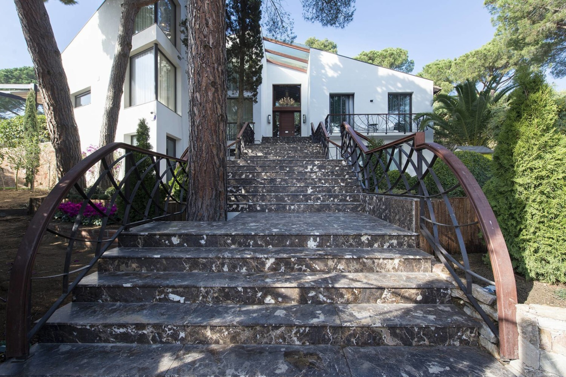  Spectacular villa of modern lines at 600 m from the beach - 物件實景