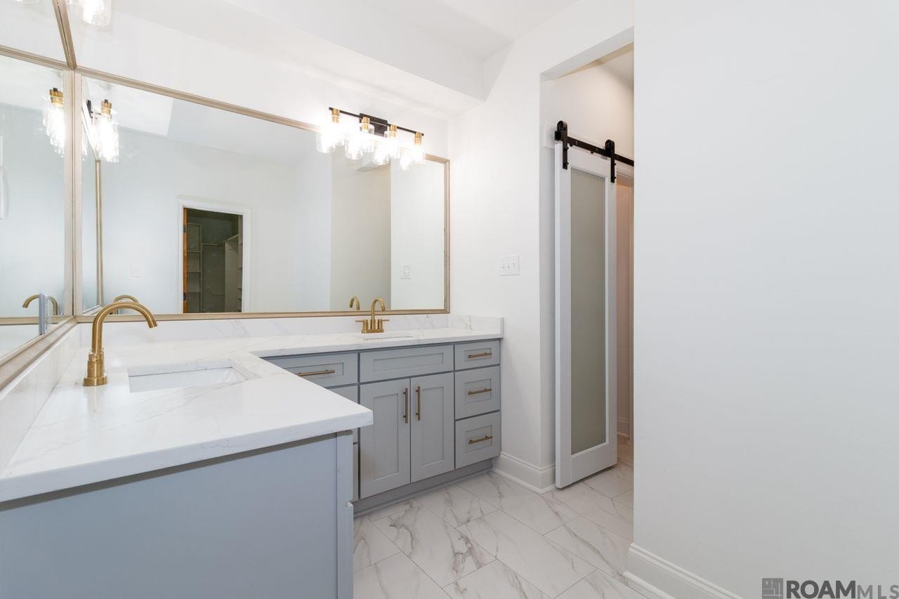 Baton Rouge, Louisiana, 70817, United States, 5 Bedrooms Bedrooms, ,4 BathroomsBathrooms,Residential,For Sale,1984389