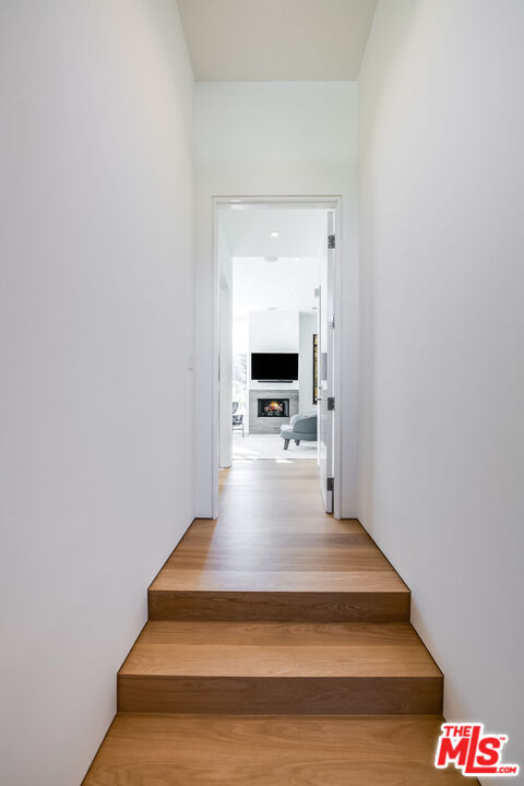 Beverly Hills, California, 90210, United States, 4 Bedrooms Bedrooms, ,5 BathroomsBathrooms,Residential,For Sale,1687212