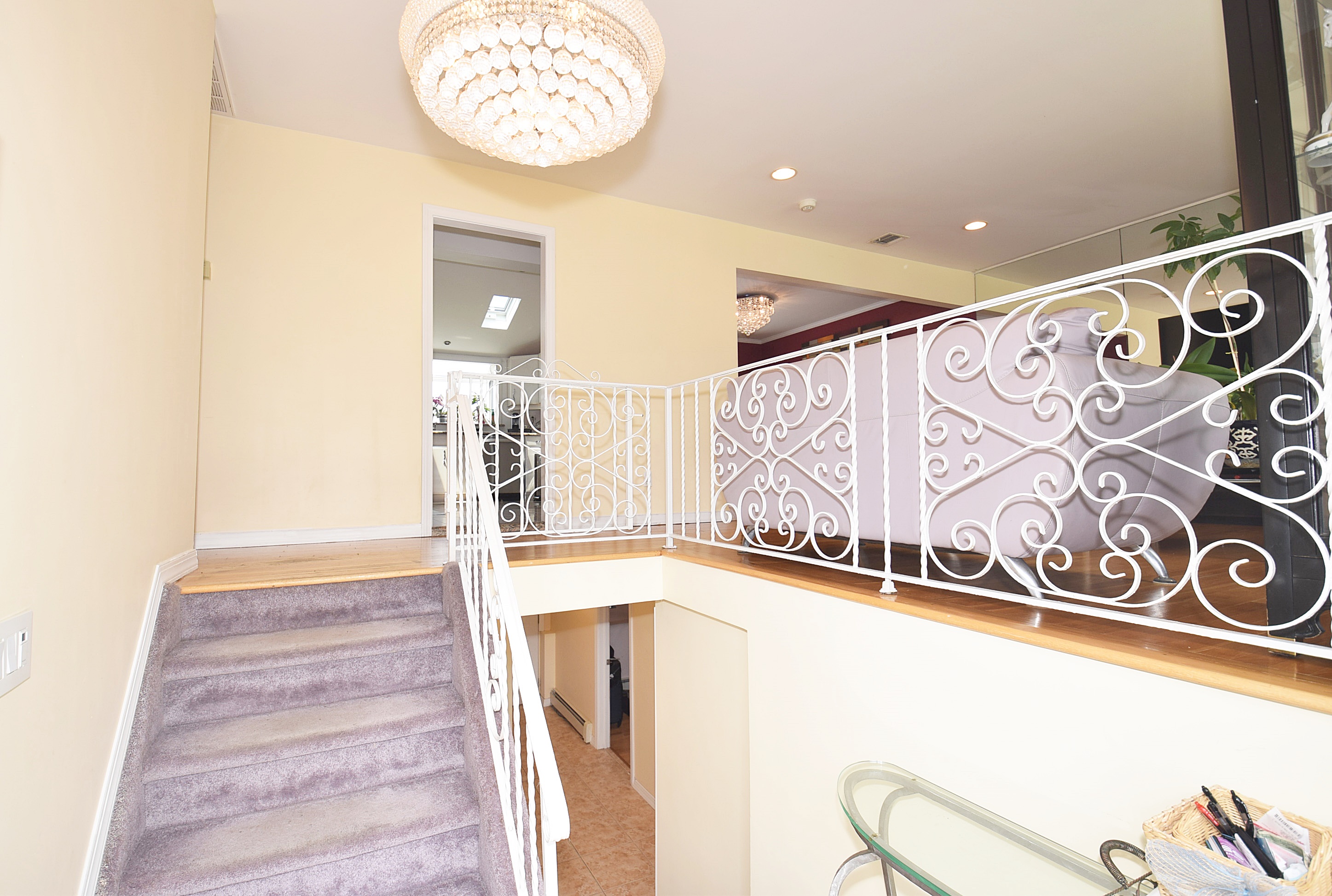 Wheatley Heights, New York, 11798, United States, 5 Bedrooms Bedrooms, ,2 BathroomsBathrooms,Residential,For Sale,1892743