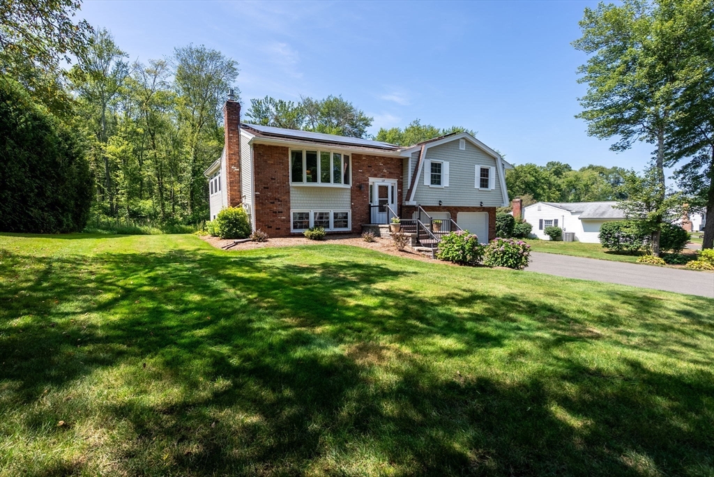Agawam, Massachusetts, 01030, United States, 4 Bedrooms Bedrooms, ,3 BathroomsBathrooms,Residential,For Sale,1933274