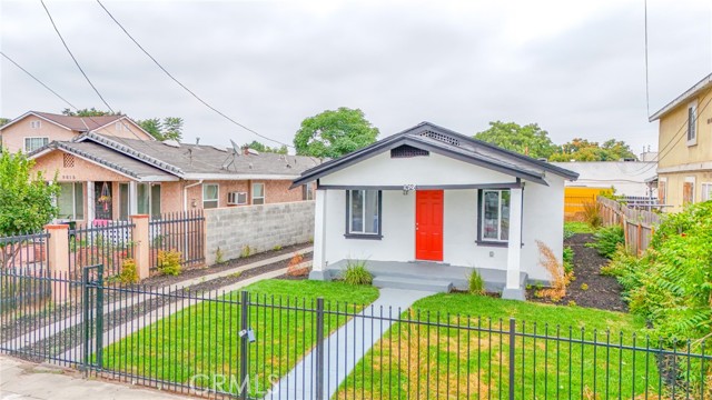 Los Angeles, California, 90002, United States, 3 Bedrooms Bedrooms, ,1 BathroomBathrooms,Residential,For Sale,1937405