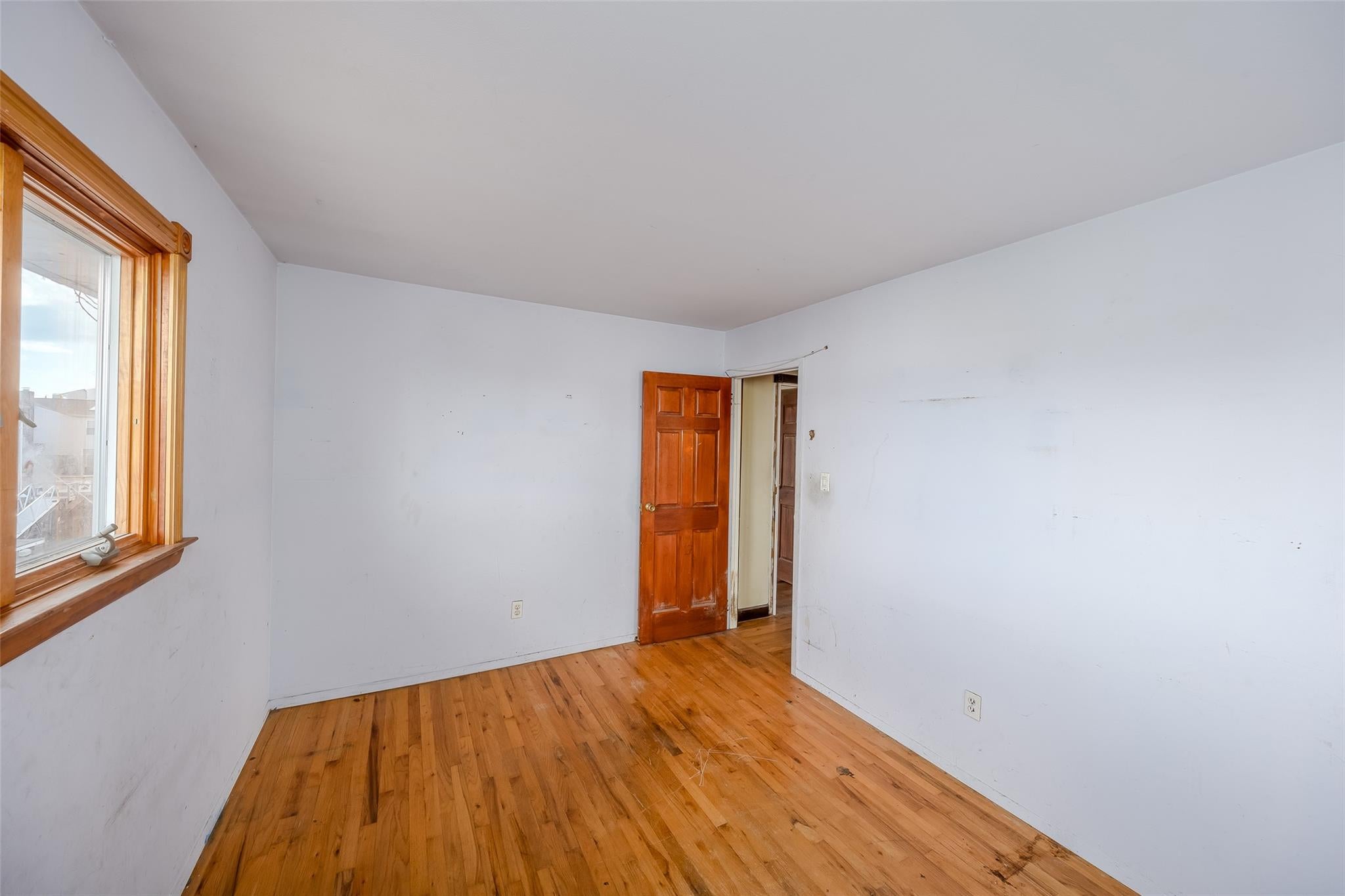 Freeport, New York, 11520, United States, 4 Bedrooms Bedrooms, ,2 BathroomsBathrooms,Residential,For Sale,1893600