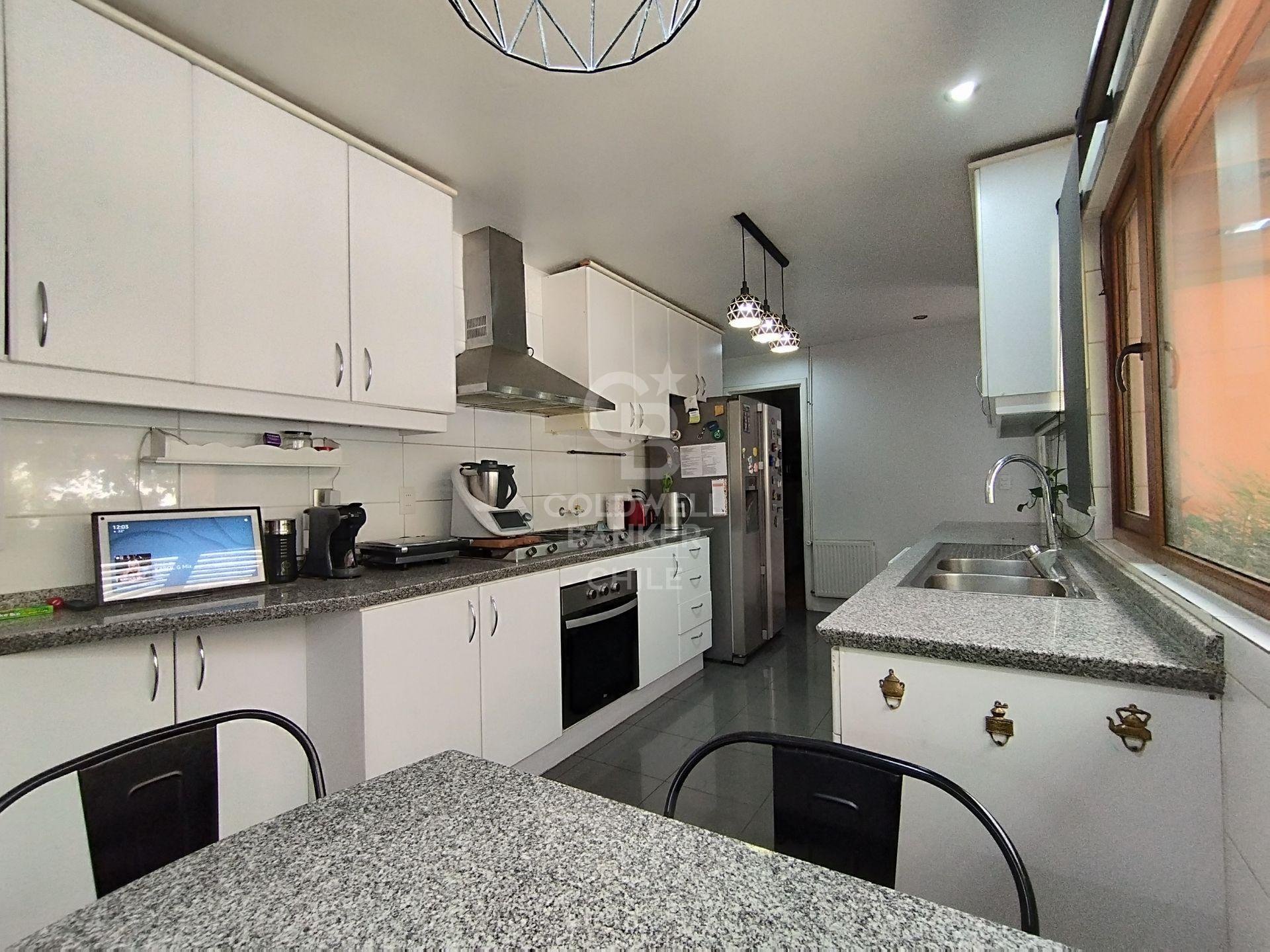 Colina, Chile, 4 Bedrooms Bedrooms, ,3 BathroomsBathrooms,Residential,For Sale,1690826