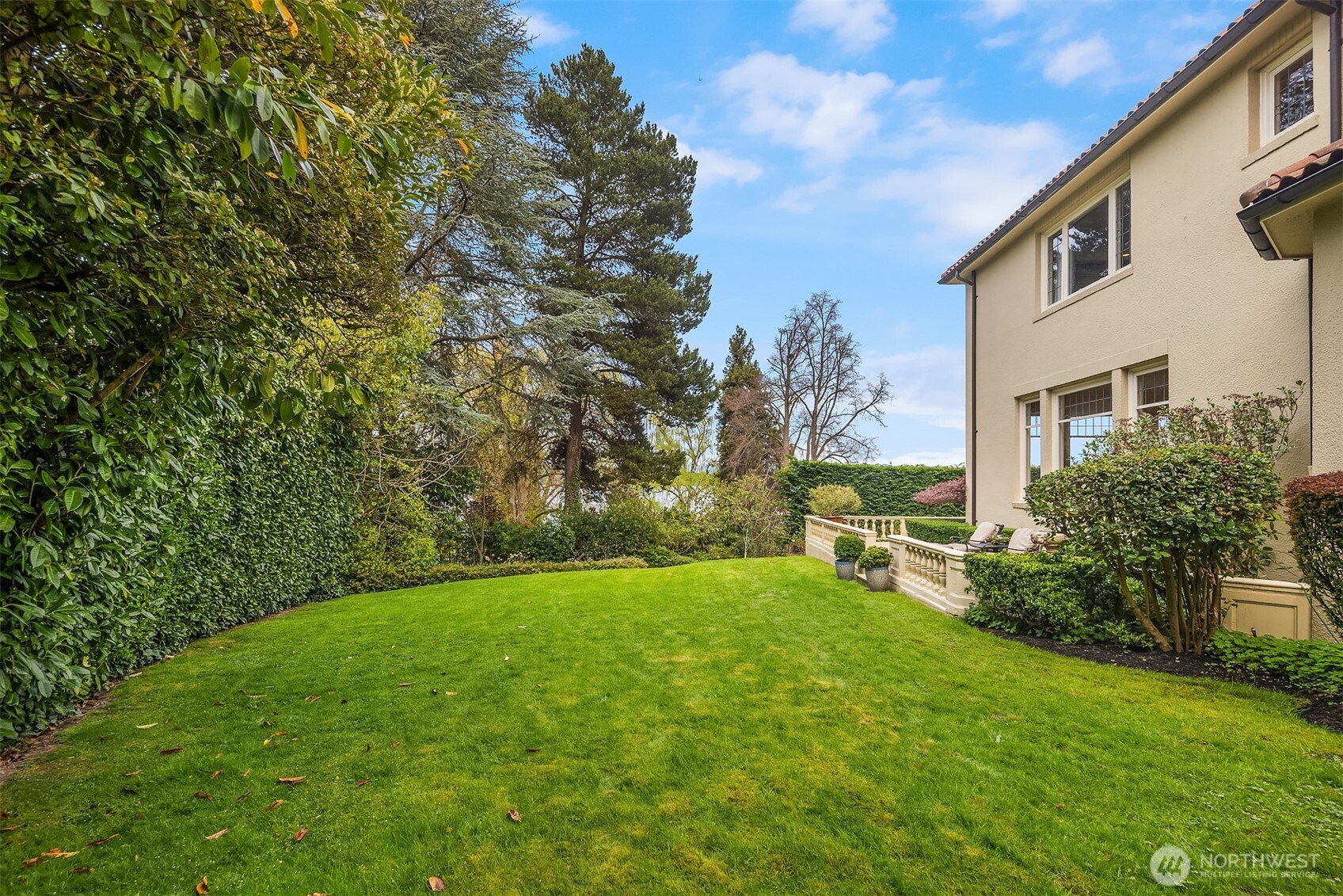 Seattle, Washington, 98112, United States, 4 Bedrooms Bedrooms, ,3 BathroomsBathrooms,Residential,For Sale,1770318