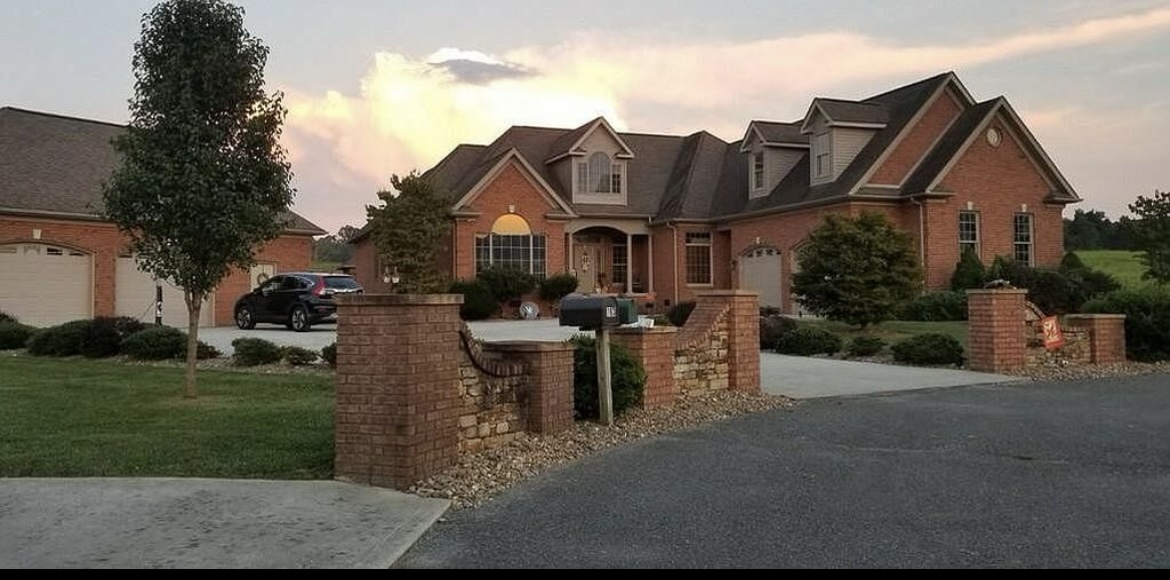 Speedwell, Tennessee, 37870, United States, 5 Bedrooms Bedrooms, ,4 BathroomsBathrooms,Residential,For Sale,1984246