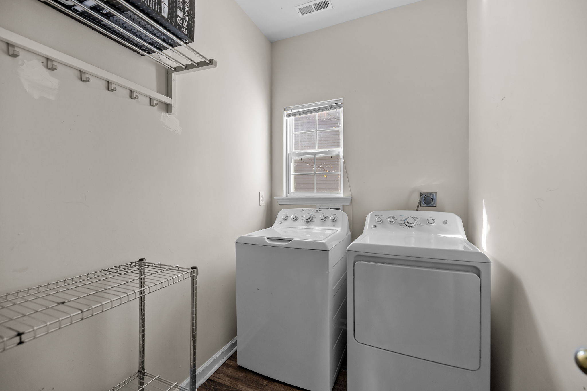 Matthews, North Carolina, 28105, United States, 6 Bedrooms Bedrooms, ,3 BathroomsBathrooms,Residential,For Sale,2005712