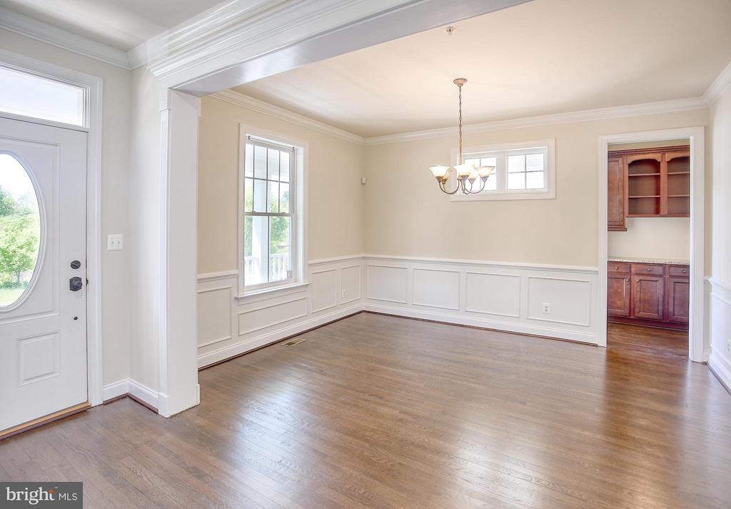 Silver Spring, Maryland, 20906, United States, 4 Bedrooms Bedrooms, ,5 BathroomsBathrooms,Residential,For Sale,1900768