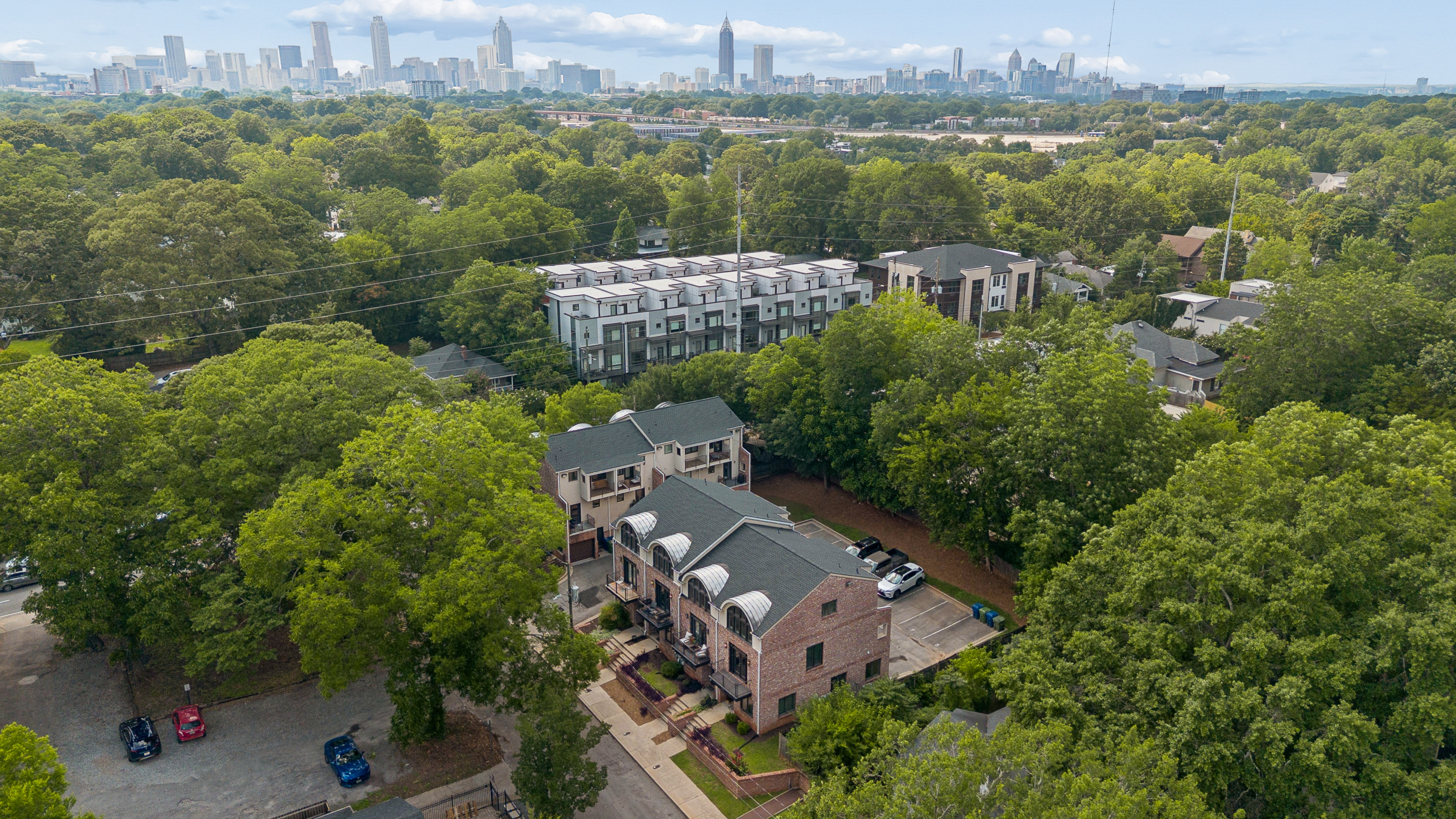  Updated, End-Unit Townhome in the Heart of Edgewood - 物件實景