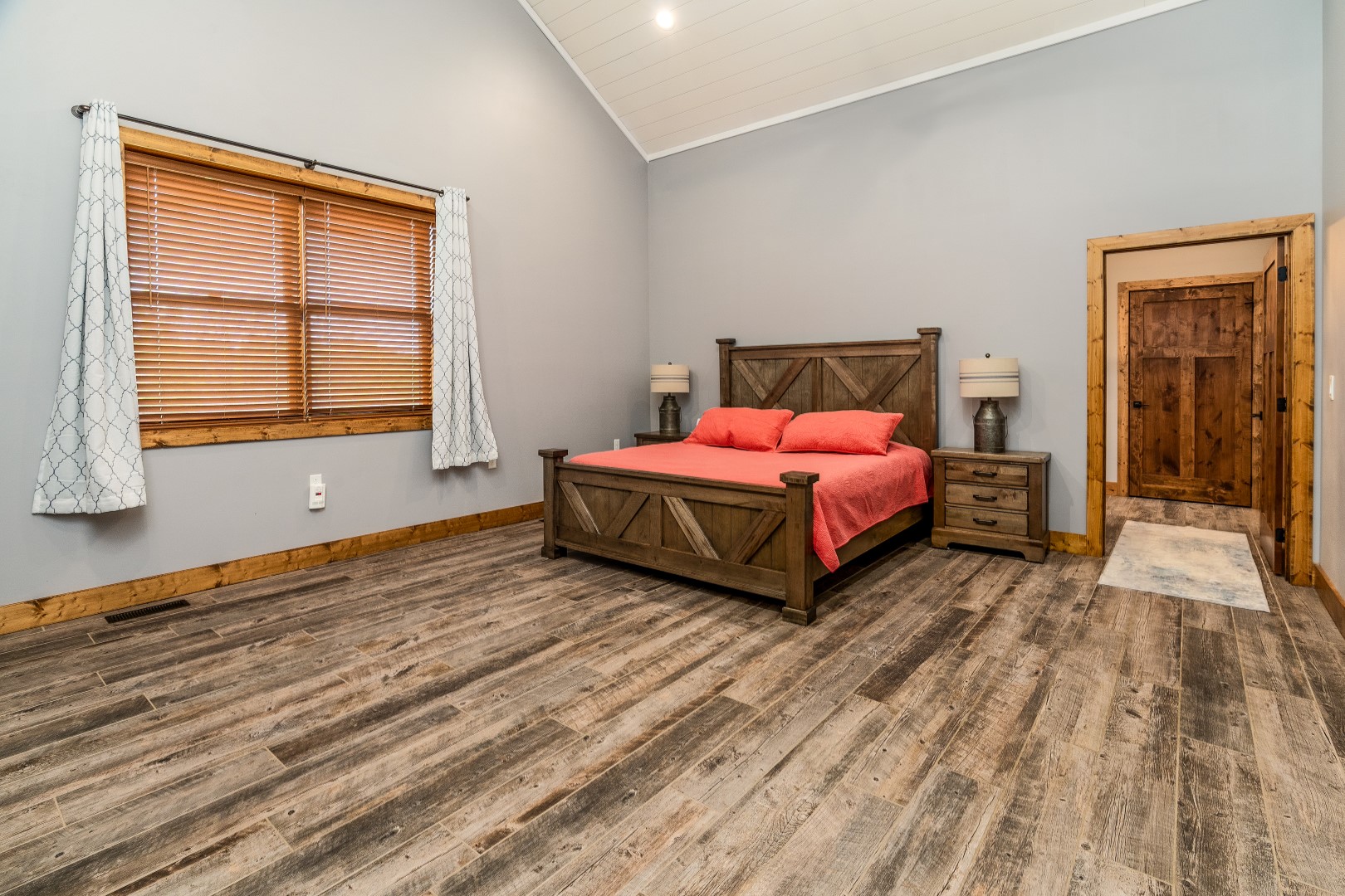 Carbondale, Illinois, 62902, United States, 3 Bedrooms Bedrooms, ,8 BathroomsBathrooms,Residential,For Sale,1986074