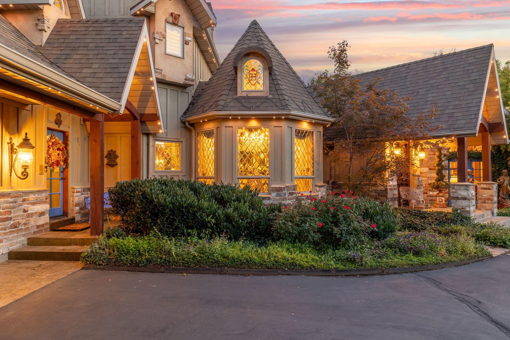 Salt Lake City, Utah, 84121, United States, 5 Bedrooms Bedrooms, ,6 BathroomsBathrooms,Residential,For Sale,1974562