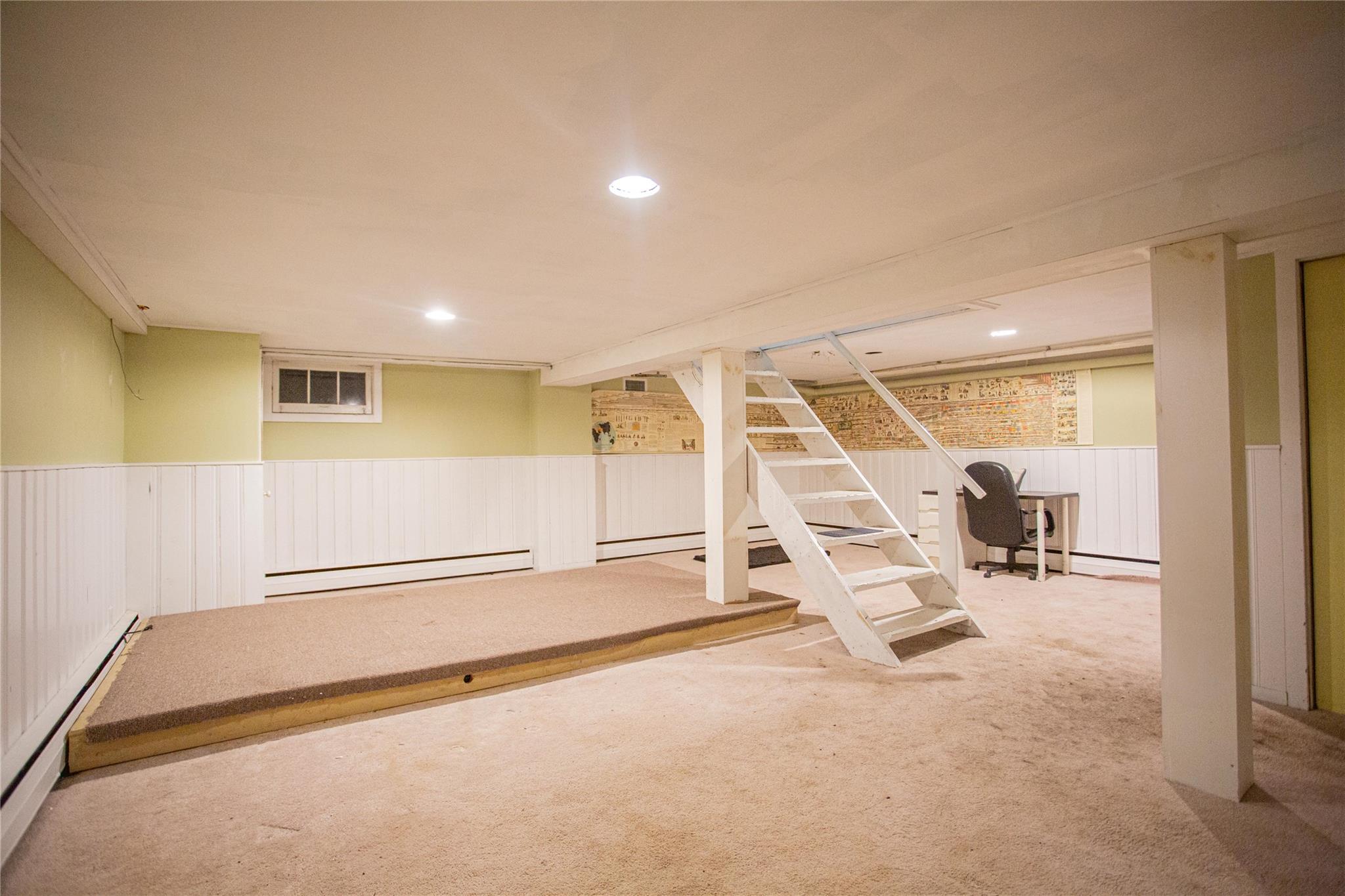 Huntington, New York, 11743, United States, 2 Bedrooms Bedrooms, ,2 BathroomsBathrooms,Residential,For Sale,1847345