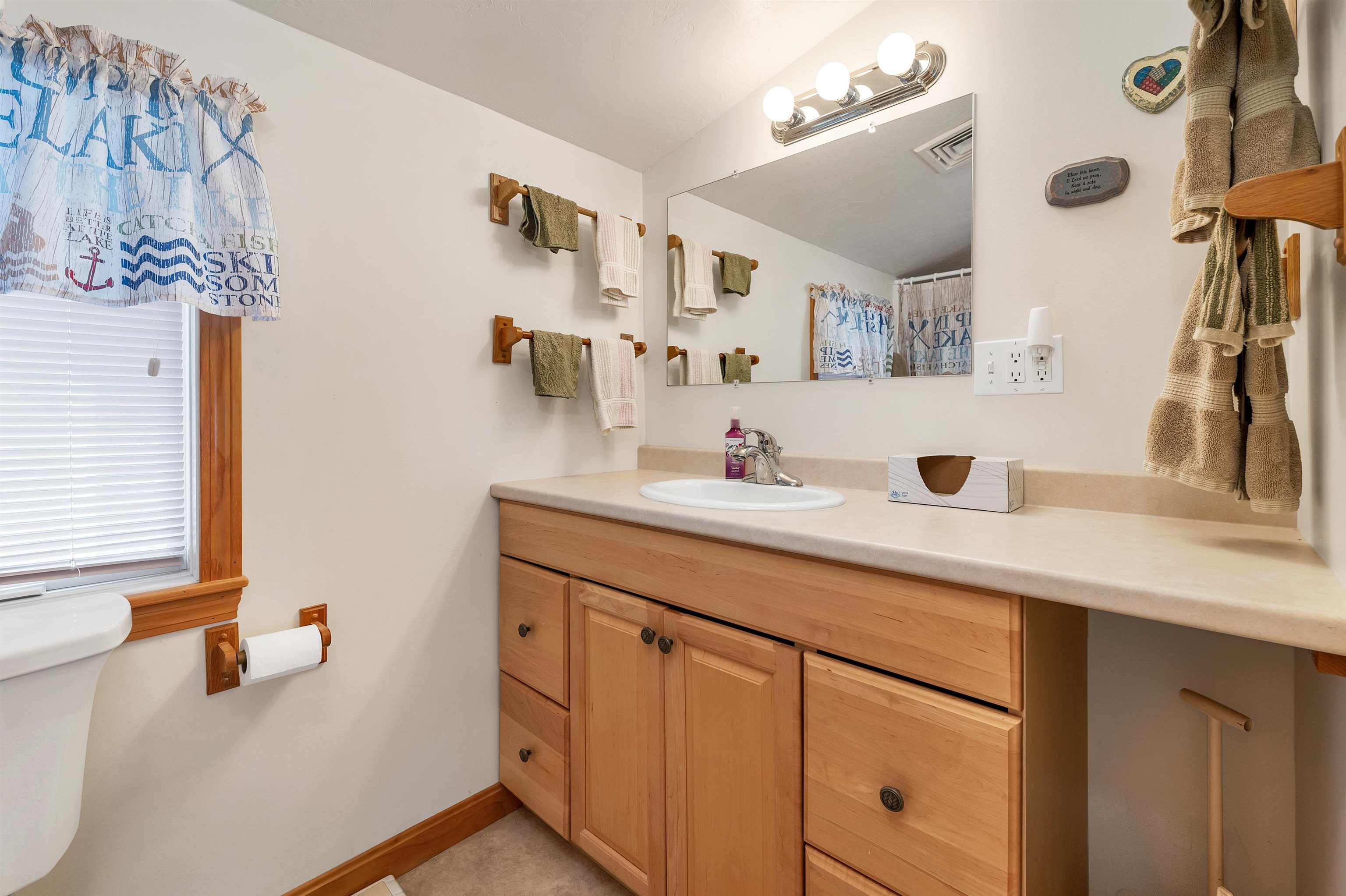 Gilford, New Hampshire, 03249, United States, 2 Bedrooms Bedrooms, ,2 BathroomsBathrooms,Residential,For Sale,1882467