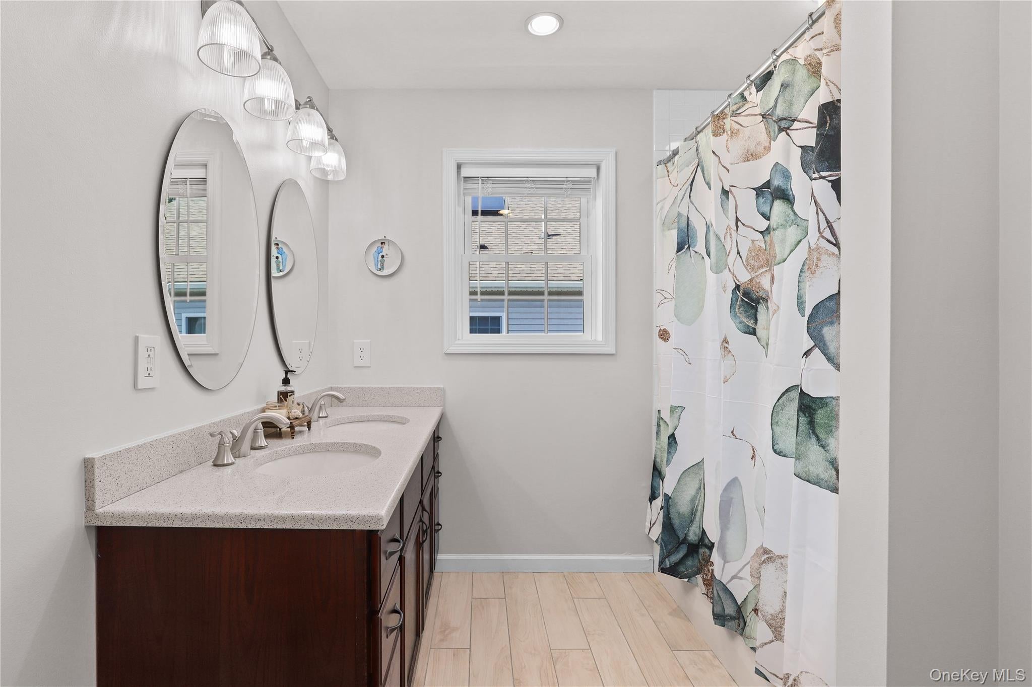 Pleasantville, New York, 10570, United States, 4 Bedrooms Bedrooms, ,3 BathroomsBathrooms,Residential,For Sale,1973864