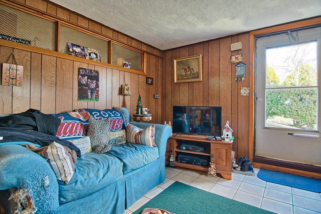 Revere, Massachusetts, 02151, United States, 4 Bedrooms Bedrooms, ,4 BathroomsBathrooms,Residential,For Sale,1935883