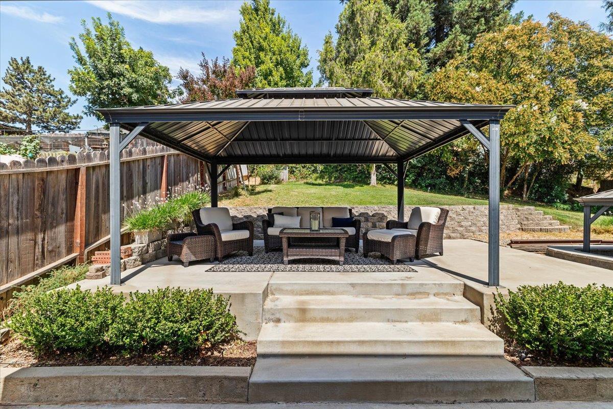 Oakdale, California, 95361, United States, 3 Bedrooms Bedrooms, ,3 BathroomsBathrooms,Residential,For Sale,1923997