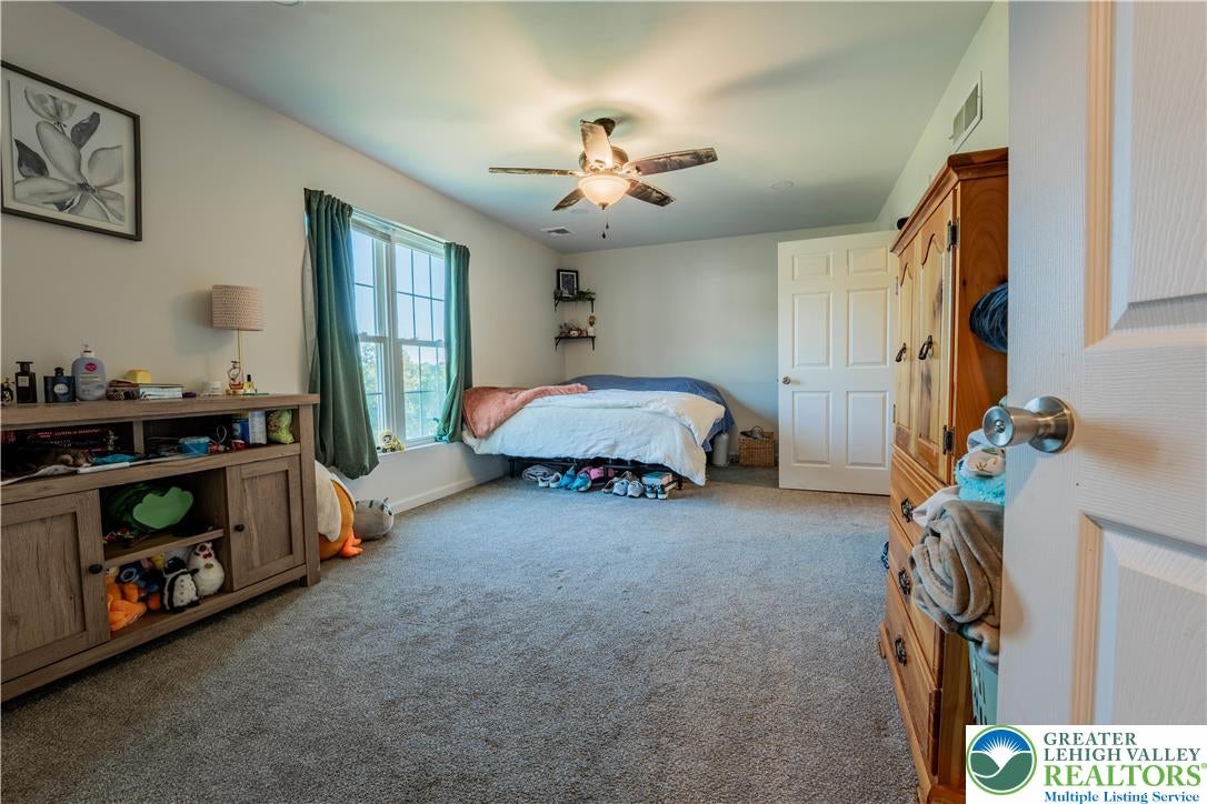 Bushkill Twp, Pennsylvania, 18064, United States, 14 Bedrooms Bedrooms, ,9 BathroomsBathrooms,Residential,For Sale,1903016