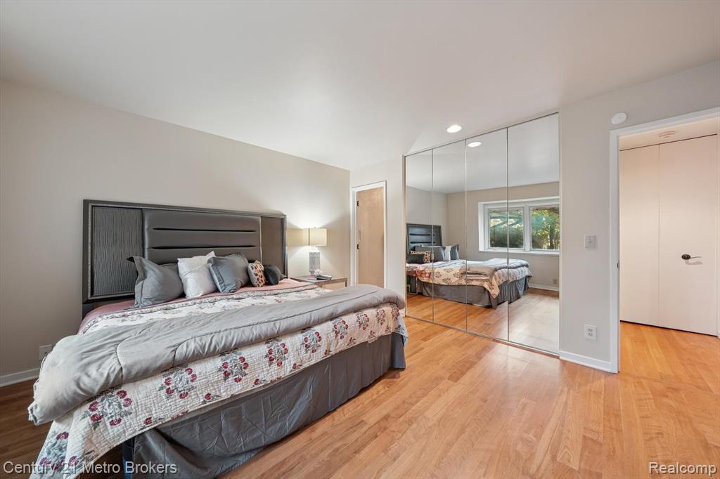 Grand Blanc, Michigan, 48439, United States, 3 Bedrooms Bedrooms, ,5 BathroomsBathrooms,Residential,For Sale,1986103