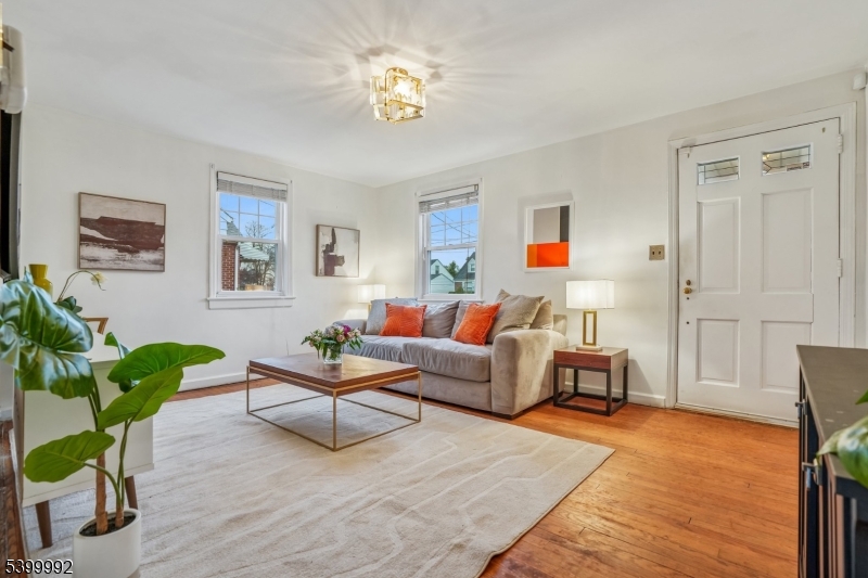 Union Twp., New Jersey, 07083, United States, 4 Bedrooms Bedrooms, ,2 BathroomsBathrooms,Residential,For Sale,2001957