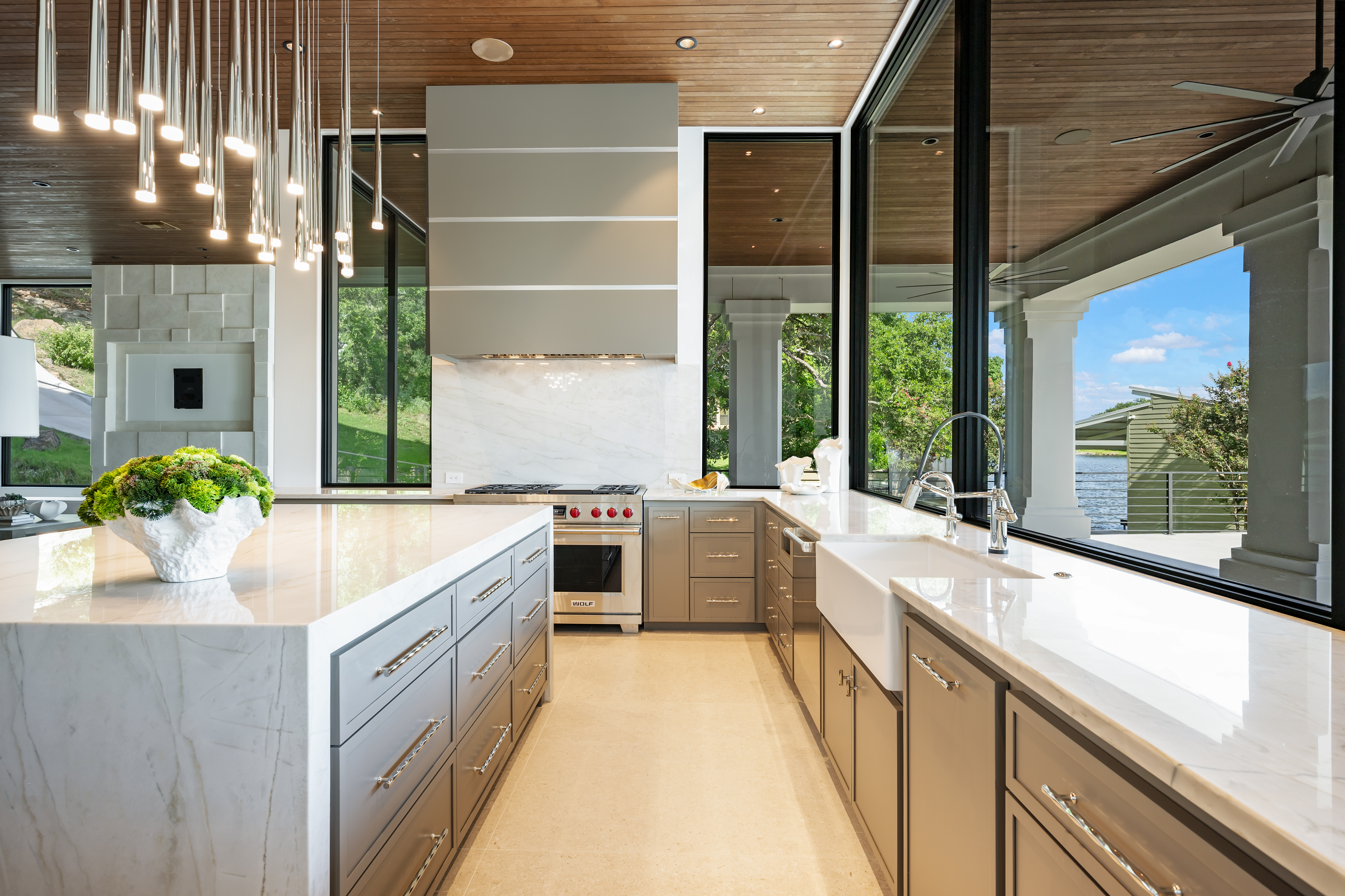  Architectural Lakefront Masterpiece on Skyline Drive by Paul Allen Custom Homes - 物件實景