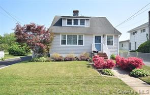 Lindenhurst, New York, 11757, United States, 5 Bedrooms Bedrooms, ,3 BathroomsBathrooms,Residential,For Sale,2049056