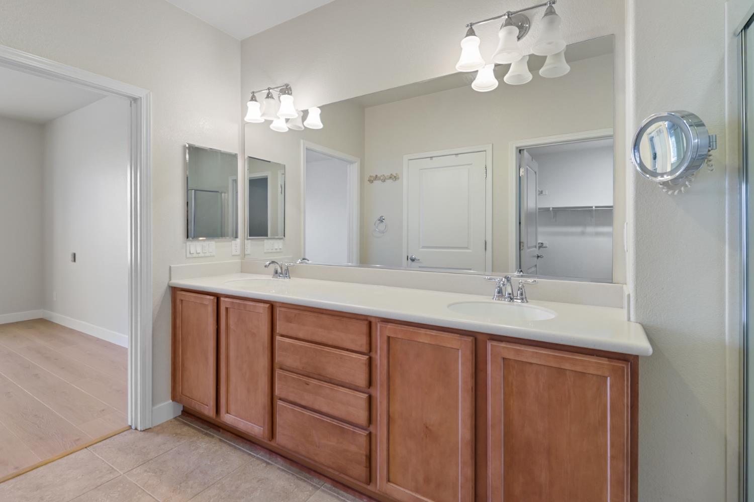 Elk Grove, California, 95757, United States, 3 Bedrooms Bedrooms, ,2 BathroomsBathrooms,Residential,For Sale,1917062