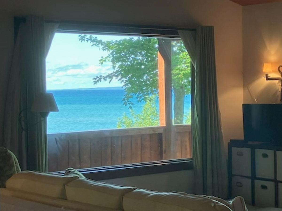 Charlevoix, Michigan, 49720-0000, United States, 2 Bedrooms Bedrooms, ,2 BathroomsBathrooms,Residential,For Sale,1933264