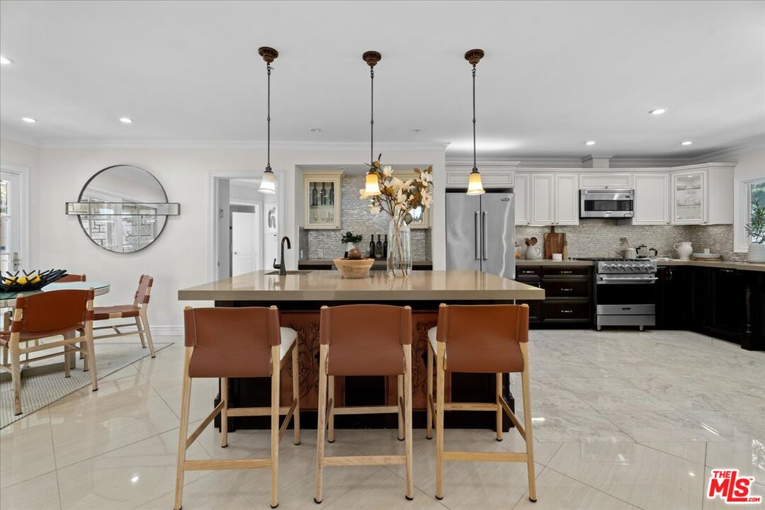 Los Angeles, California, 90077, United States, 4 Bedrooms Bedrooms, ,5 BathroomsBathrooms,Residential,For Sale,1862324